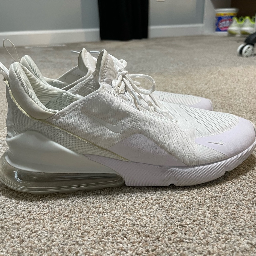 White Nike Air Max